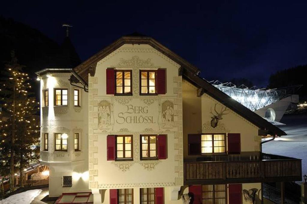 Das Bergschloessl - Very Special Hotel Sankt Anton am Arlberg Exterior photo